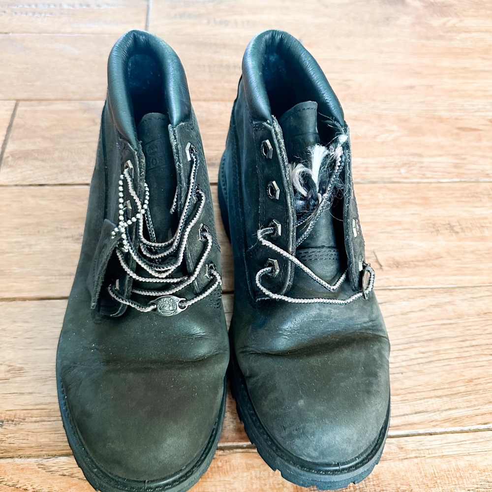 Woman’s Black Timberland Boots